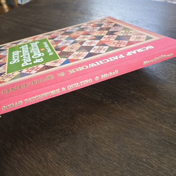 Scrap Patchwork & Quilting 1992 Hardcover Vintage Craft Book - Picture 2 of 7